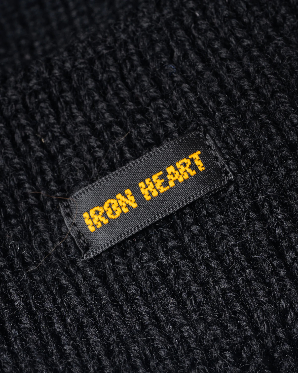 IHG-080 100% Wool Ribbed Beanie - Black